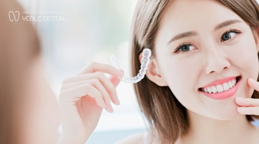niềng răng bị hóp má